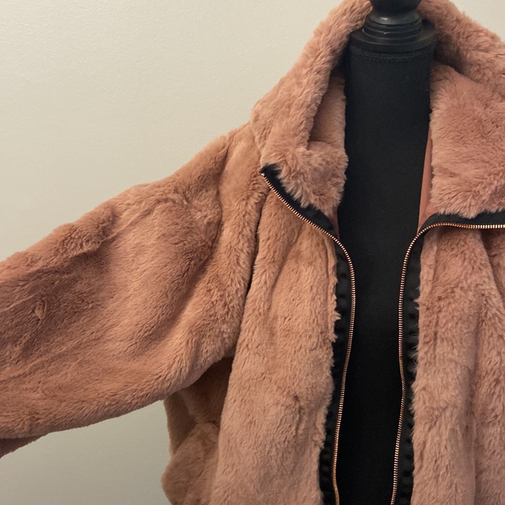 Gorgeous/Cozy Lucky Brand Faux Fur Jacket, Dusty Rose, Size Large - Picture 5 of 15